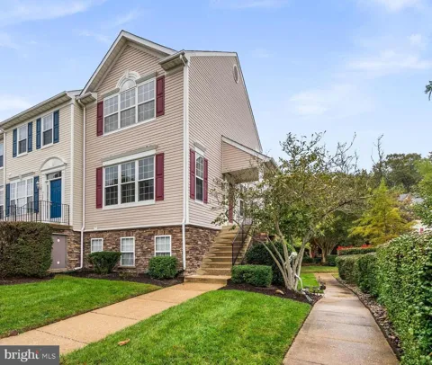 8603 WILLOW LEAF LANE