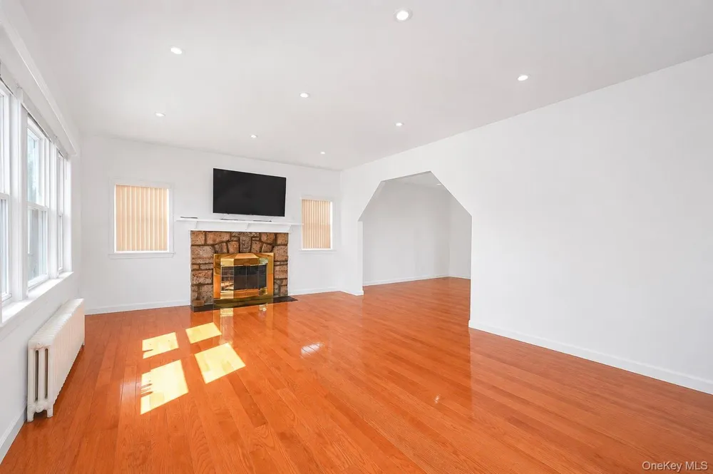 163-29 16th Avenue Whitestone, NY 11357