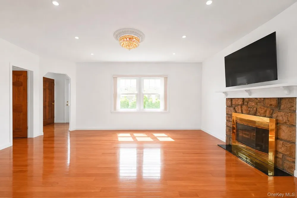 163-29 16th Avenue Whitestone, NY 11357