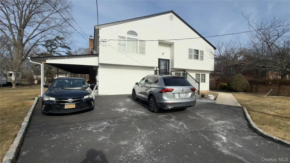 55 Parkway Avenue Amityville, NY 11701