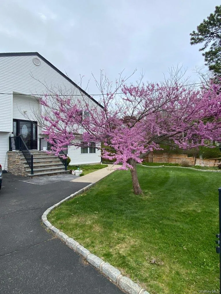 55 Parkway Avenue Amityville, NY 11701