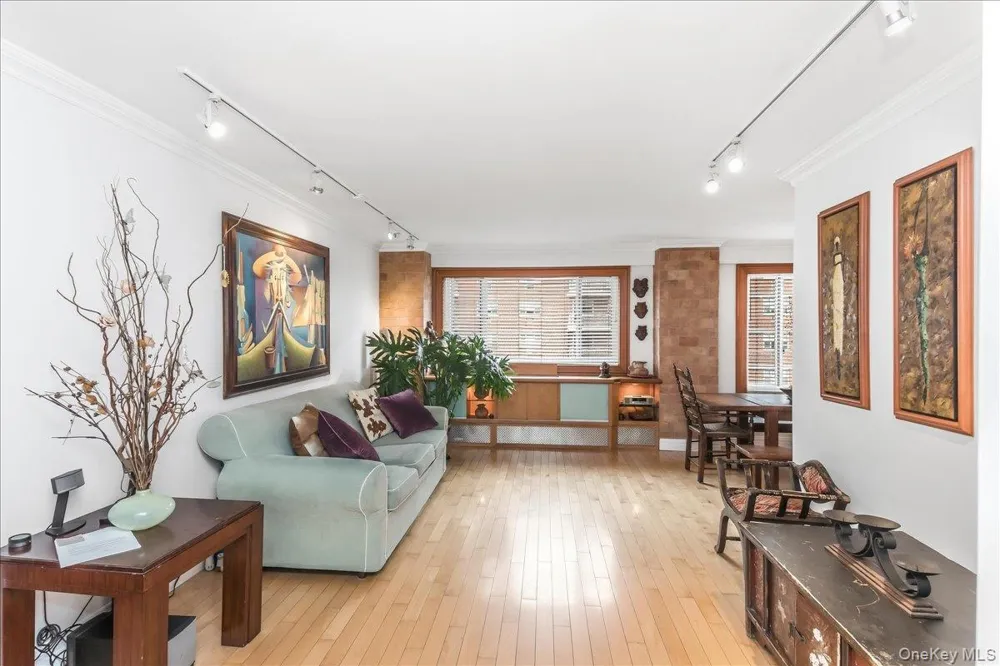 3965 52nd St #Apt 8k Woodside, NY 11377