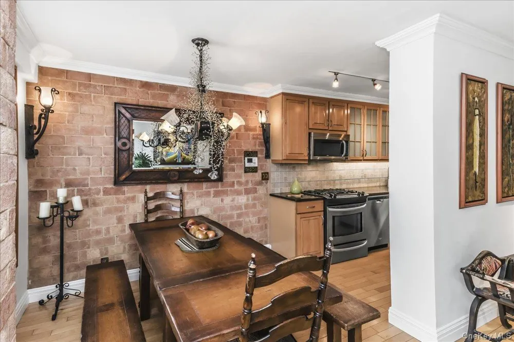 3965 52nd St #Apt 8k Woodside, NY 11377