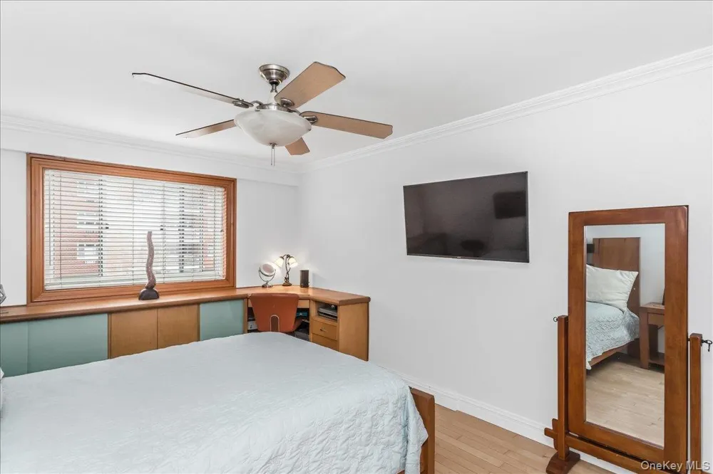 3965 52nd St #Apt 8k Woodside, NY 11377