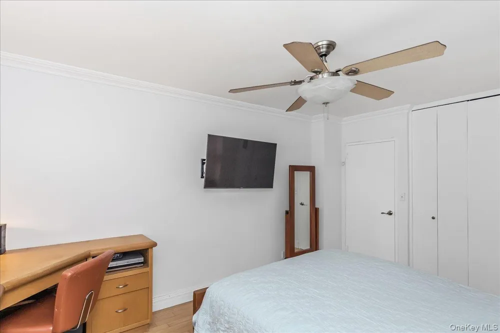 3965 52nd St #Apt 8k Woodside, NY 11377