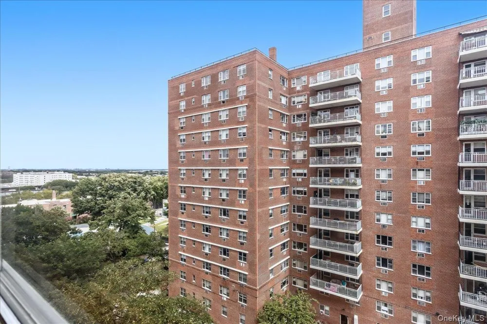 3965 52nd St #Apt 8k Woodside, NY 11377