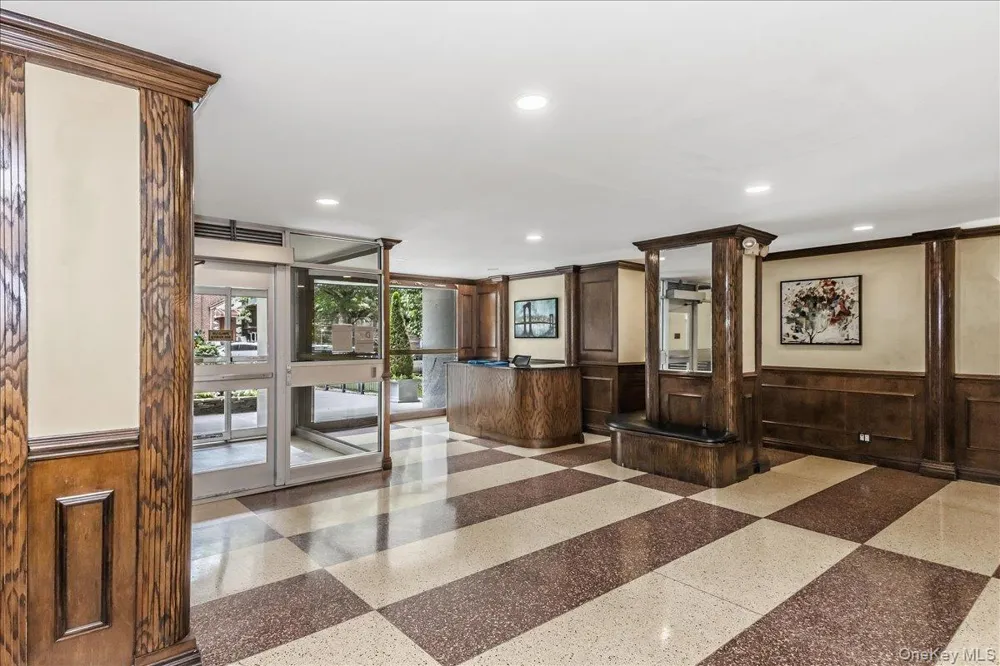 3965 52nd St #Apt 8k Woodside, NY 11377