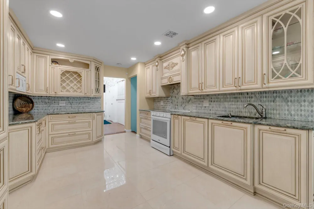 902 Preston Road East Meadow, NY 11554