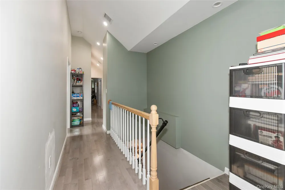 8015 Little Neck Parkway Glen Oaks, NY 11004