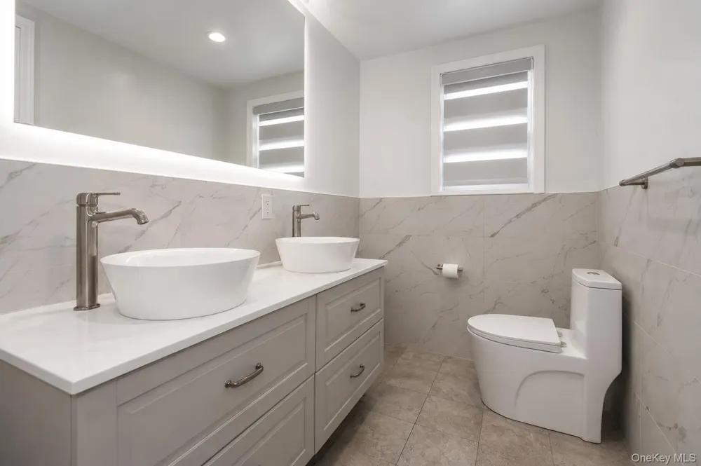 8015 Little Neck Parkway Glen Oaks, NY 11004