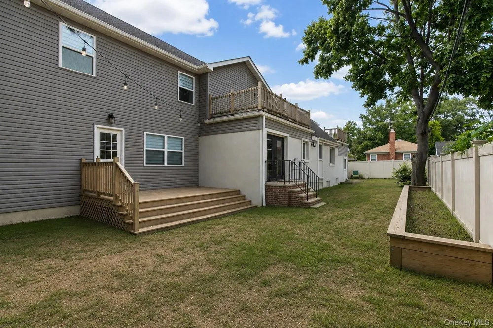8015 Little Neck Parkway Glen Oaks, NY 11004