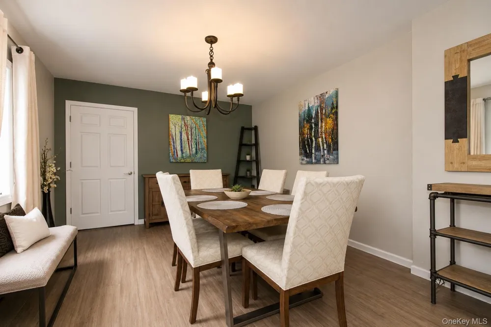 8015 Little Neck Parkway Glen Oaks, NY 11004