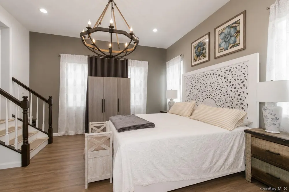 8015 Little Neck Parkway Glen Oaks, NY 11004