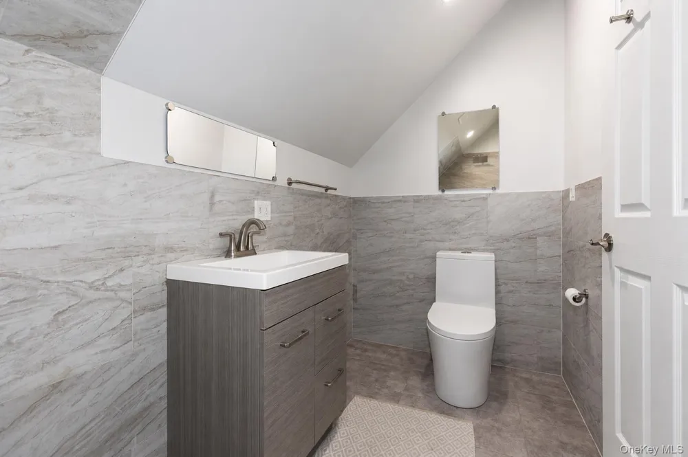 8015 Little Neck Parkway Glen Oaks, NY 11004
