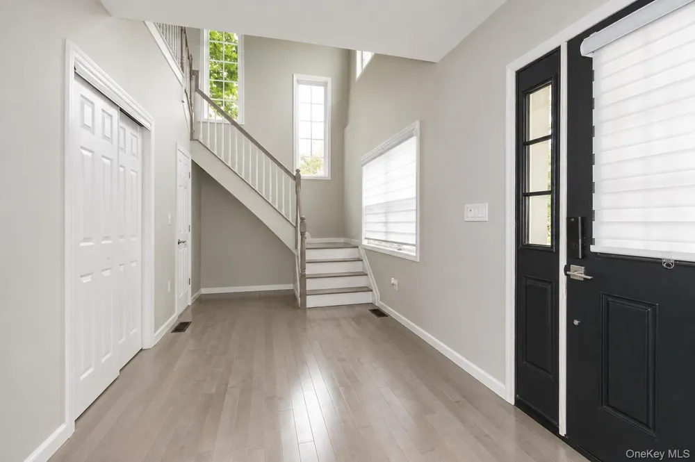 8015 Little Neck Parkway Glen Oaks, NY 11004