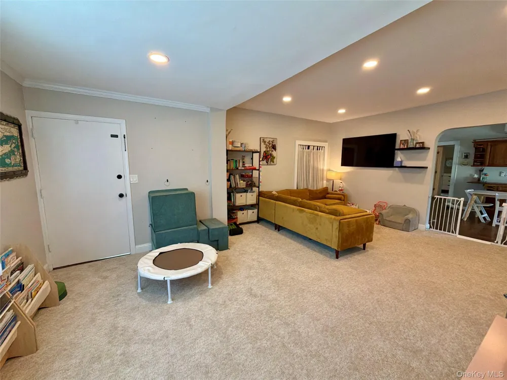 646 W Beech Street #Lower Long Beach, NY 11561