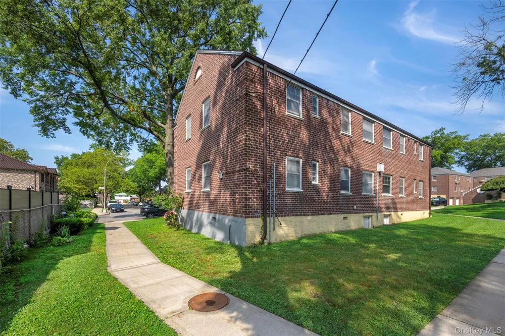 249-33 64th Avenue #1 Little Neck, NY 11362