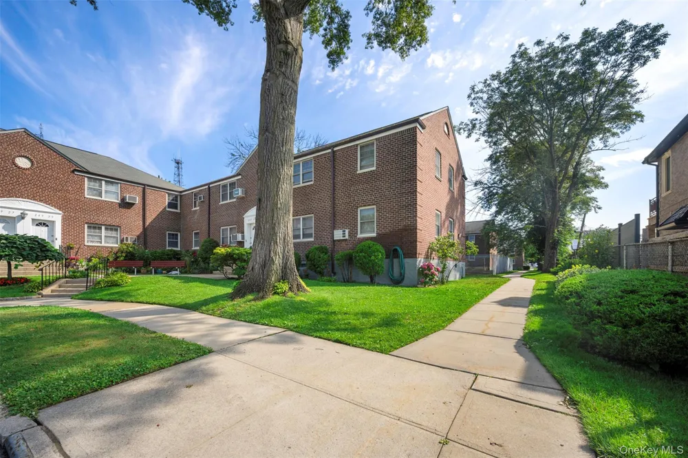 249-33 64th Avenue #1 Little Neck, NY 11362