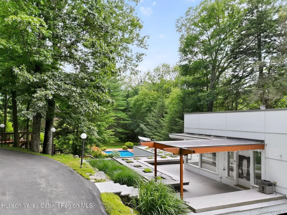 1202 Jackson Corners Road Red Hook, NY 12571