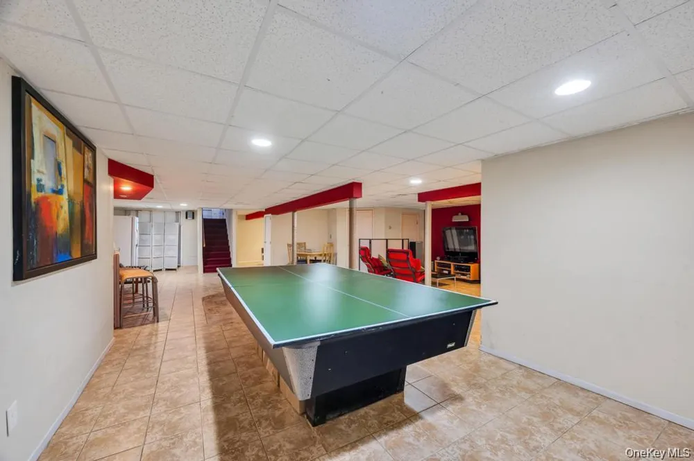 28 Penn Drive Dix Hills, NY 11746