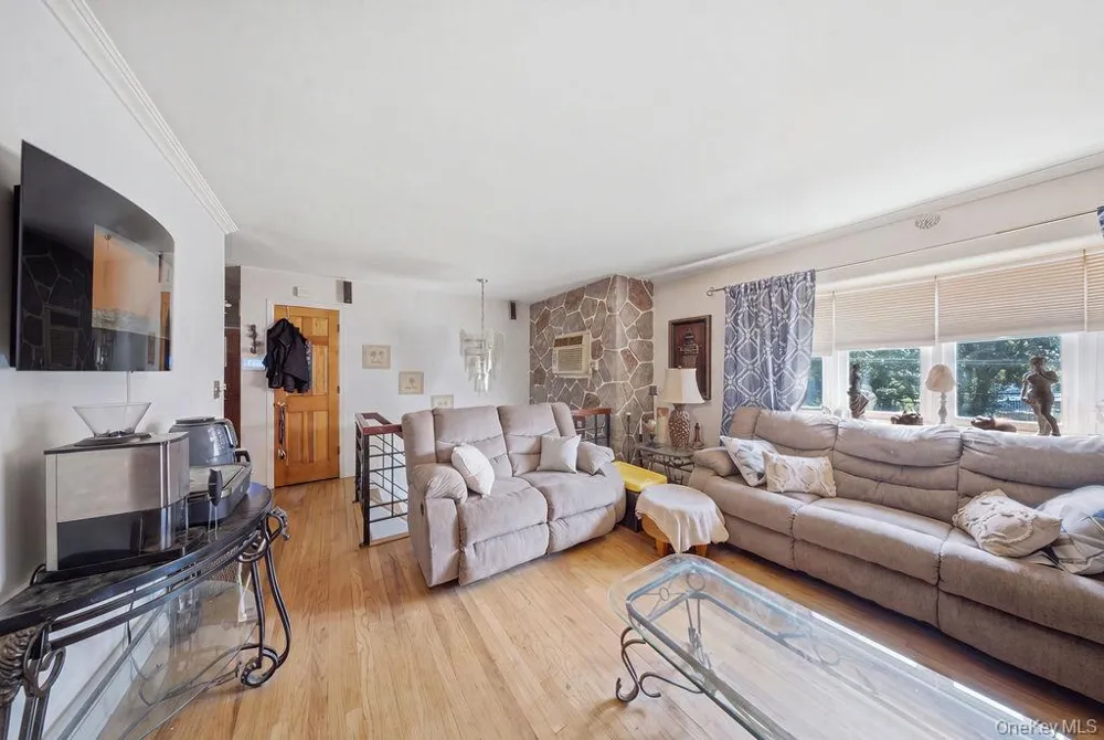 165 Meister Boulevard Freeport, NY 11520