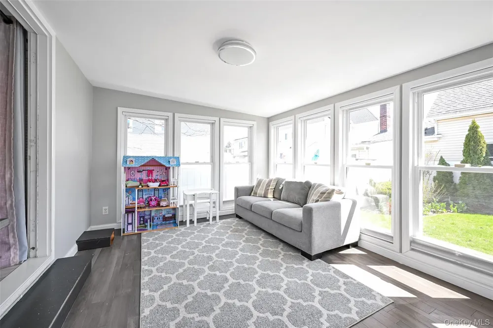 187 Memphis Avenue South Floral Park, NY 11001