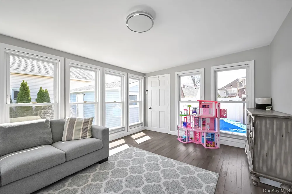 187 Memphis Avenue South Floral Park, NY 11001