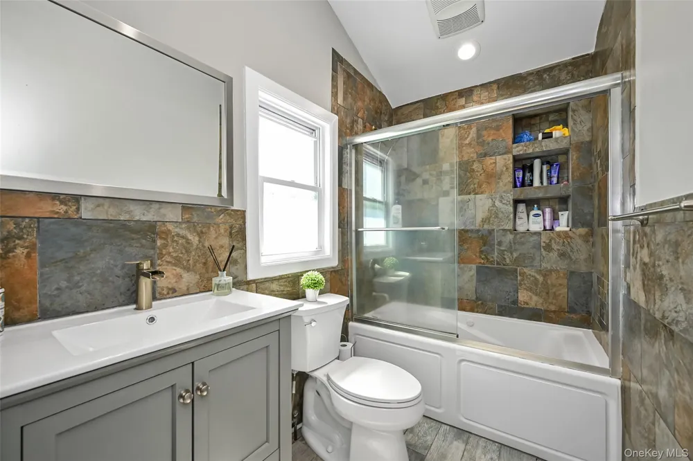 187 Memphis Avenue South Floral Park, NY 11001