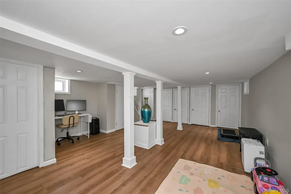 187 Memphis Avenue South Floral Park, NY 11001