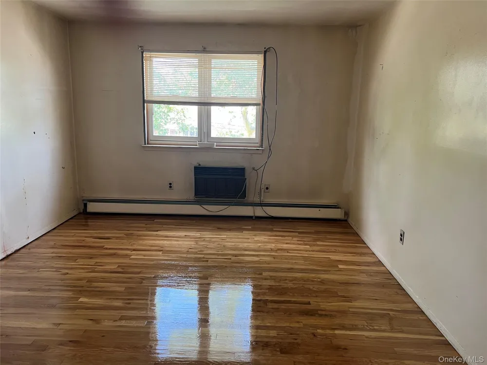 18604 140th Avenue Springfield Gardens, NY 11413