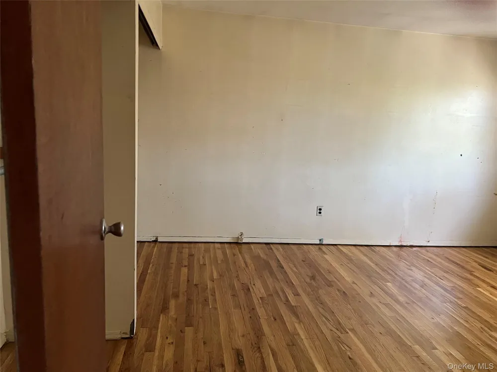 18604 140th Avenue Springfield Gardens, NY 11413