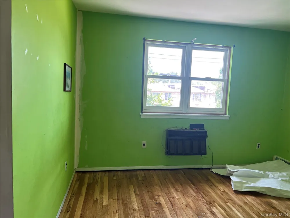 18604 140th Avenue Springfield Gardens, NY 11413