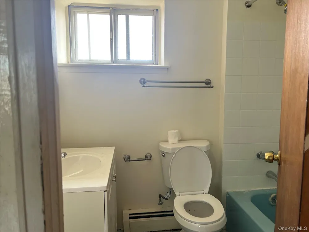 18604 140th Avenue Springfield Gardens, NY 11413