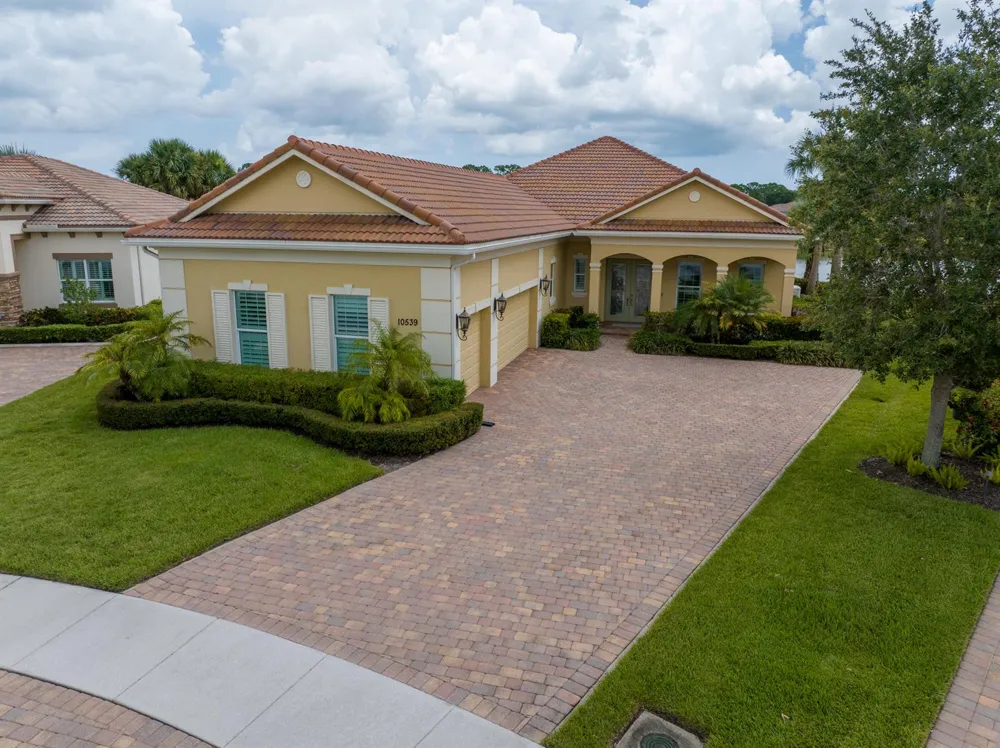 10539 SW CAPRAIA WAY Port St. Lucie, FL 34986