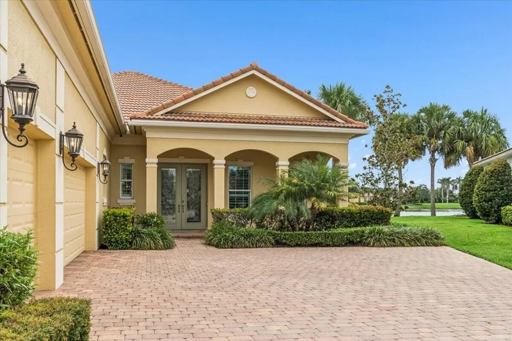 10539 SW CAPRAIA WAY Port St. Lucie, FL 34986