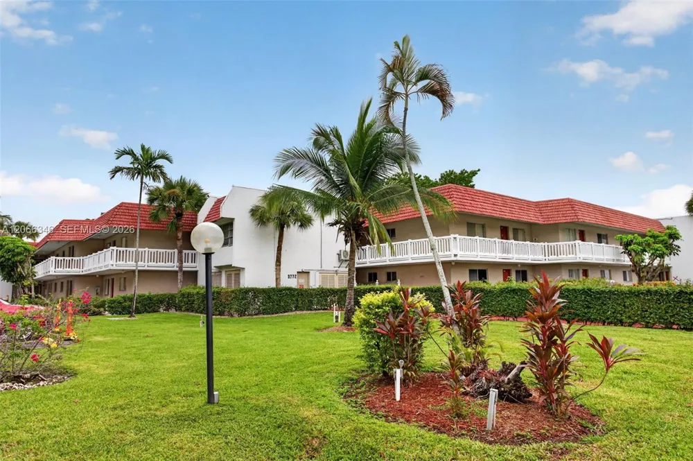 3772 Inverrary Blvd #101 Lauderhill, FL 33319