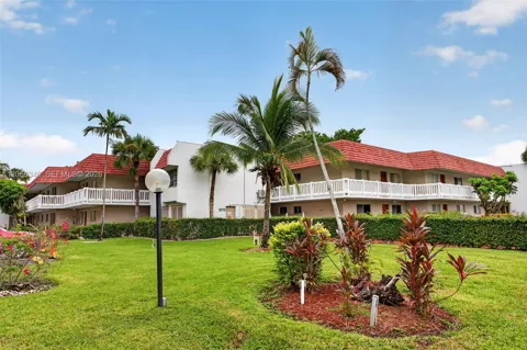 3772 Inverrary Blvd #101
