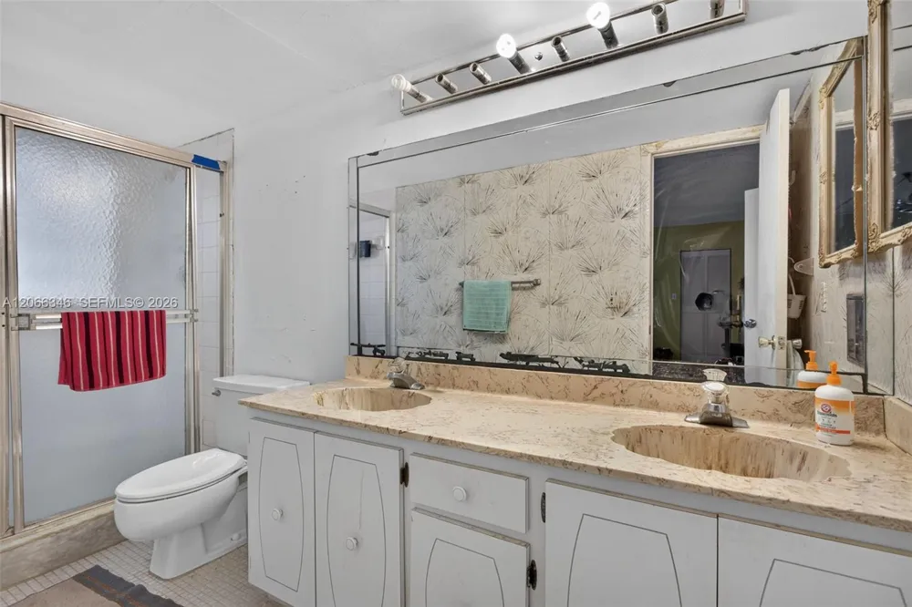 3772 Inverrary Blvd #101 Lauderhill, FL 33319