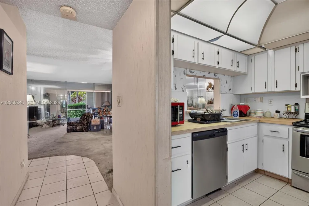 3772 Inverrary Blvd #101 Lauderhill, FL 33319