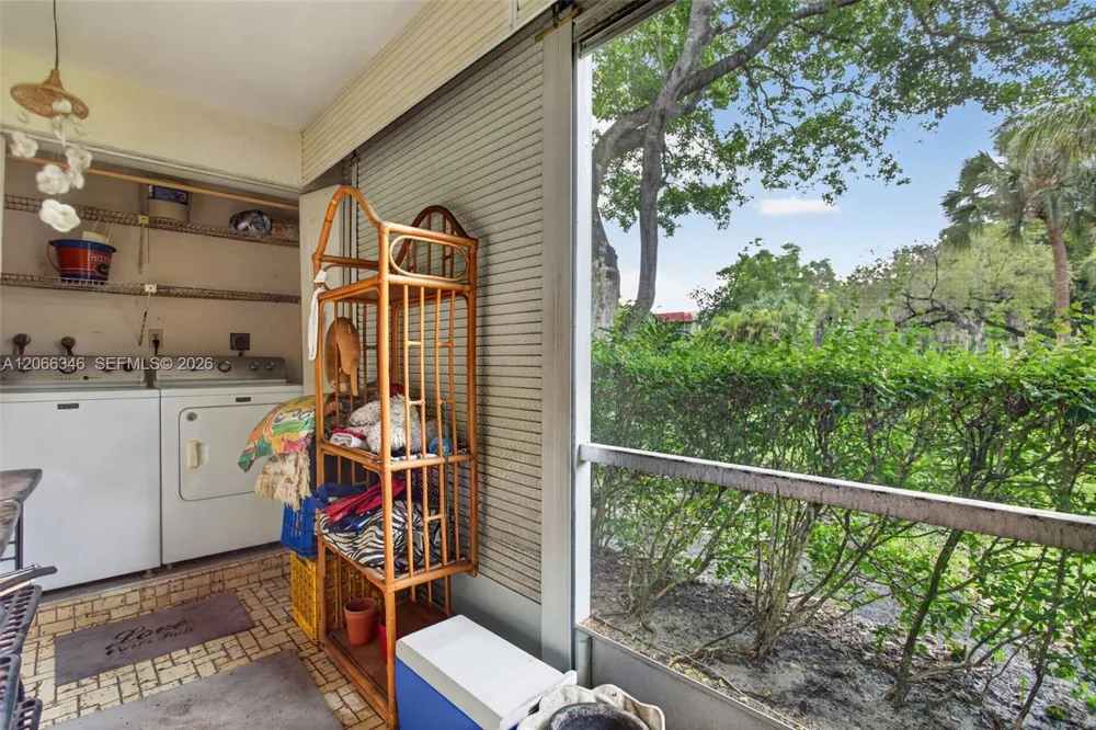 3772 Inverrary Blvd #101 Lauderhill, FL 33319