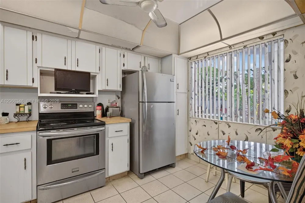 3772 Inverrary Blvd #101 Lauderhill, FL 33319