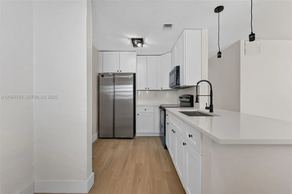 1583 NE 152nd St North Miami Beach, FL 33162