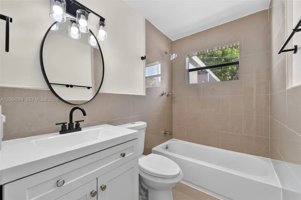 1583 NE 152nd St North Miami Beach, FL 33162