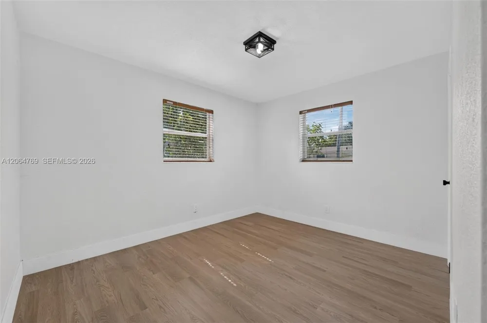 1583 NE 152nd St North Miami Beach, FL 33162