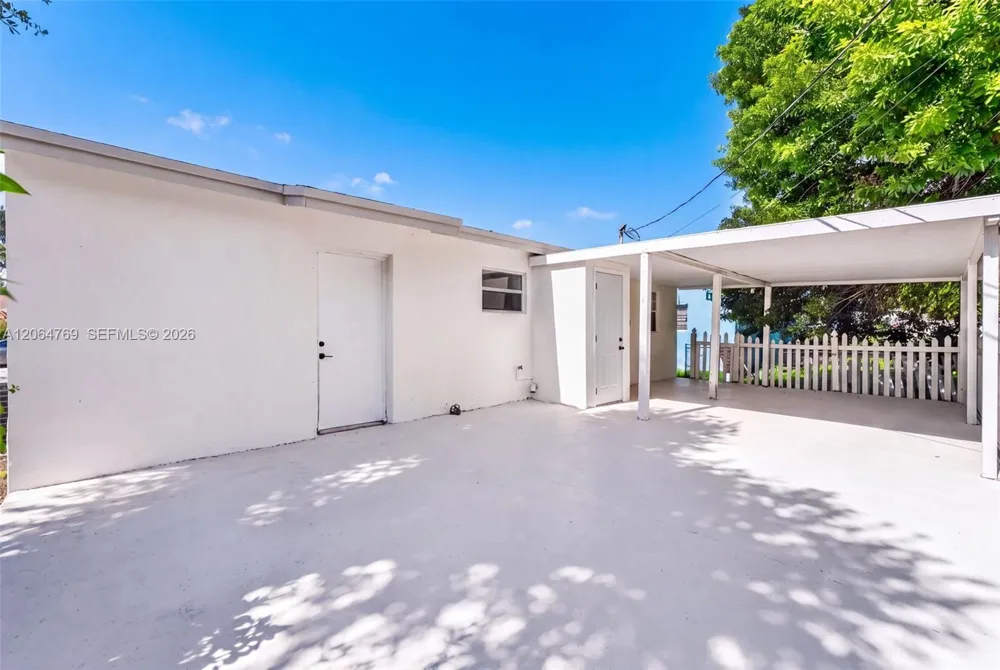 1583 NE 152nd St North Miami Beach, FL 33162