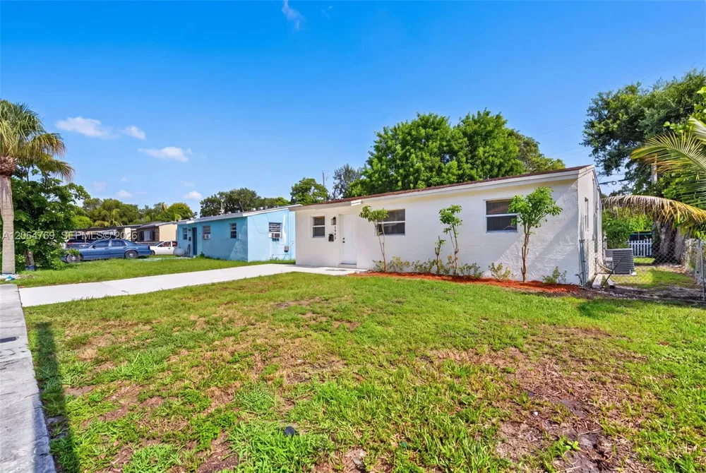1583 NE 152nd St North Miami Beach, FL 33162