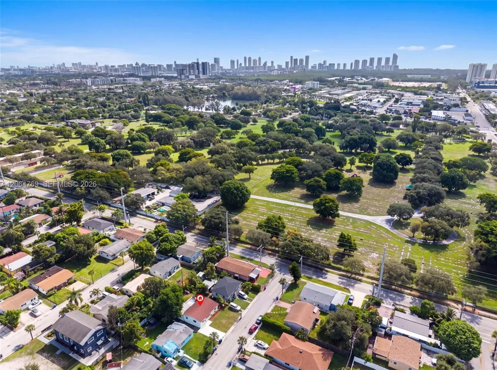 1583 NE 152nd St North Miami Beach, FL 33162
