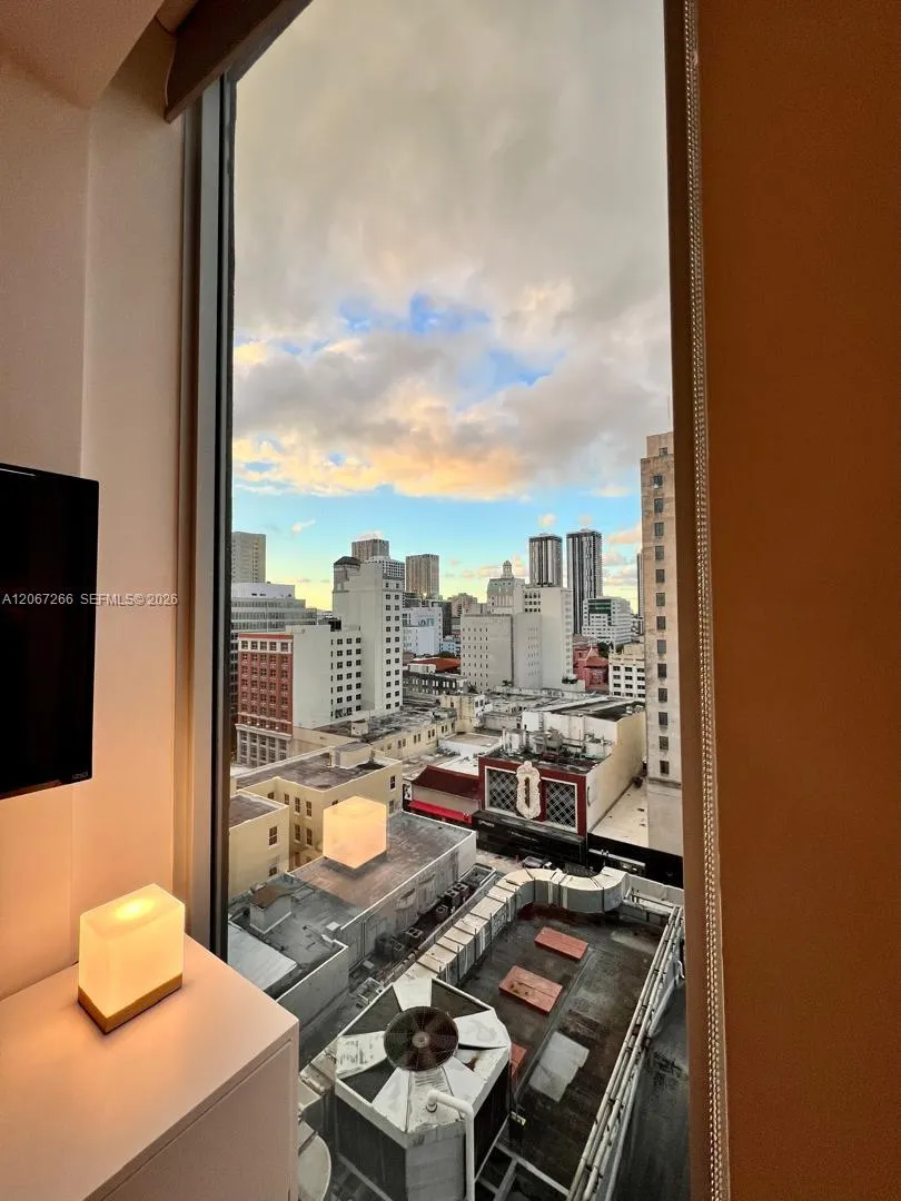 151 SE 1st St #1206 Miami, FL 33131