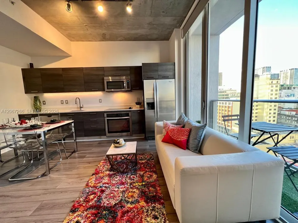 151 SE 1st St #1206 Miami, FL 33131