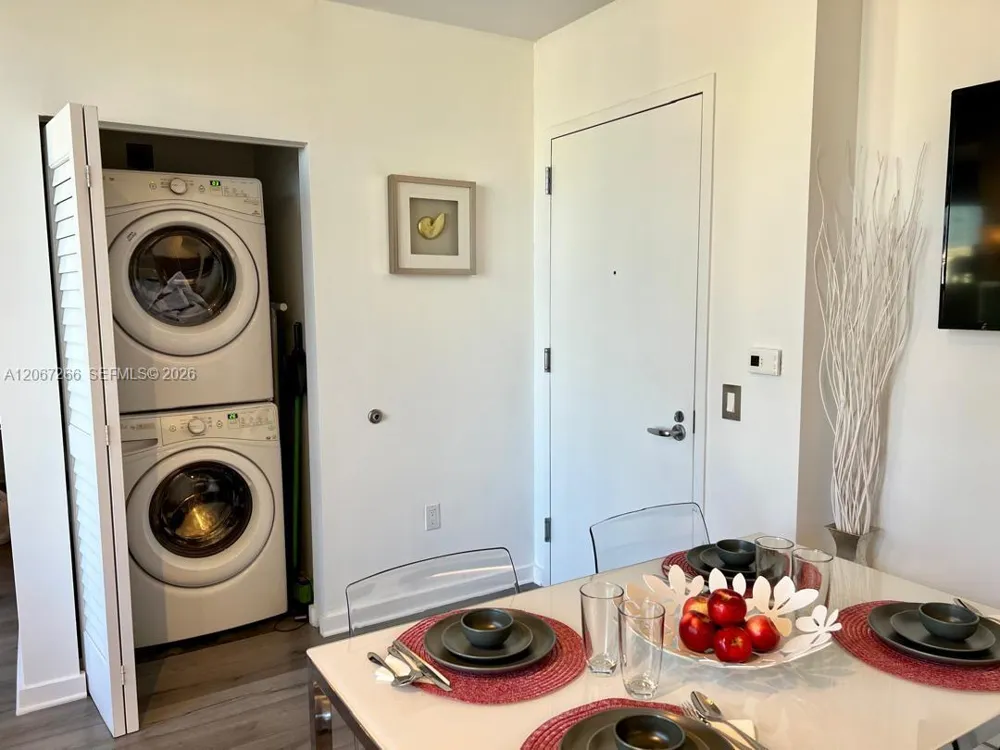 151 SE 1st St #1206 Miami, FL 33131